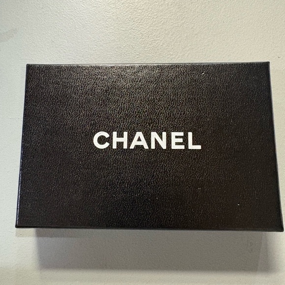 Preloved CHANEL Key holder in Black Patent leather - Picture 3 of 10
